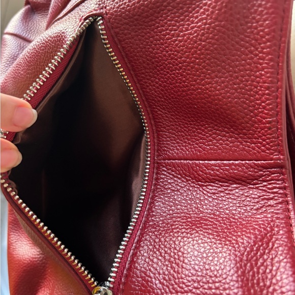 Chic Burgundy Leather Shoulder Bag - Picture 6 of 9
